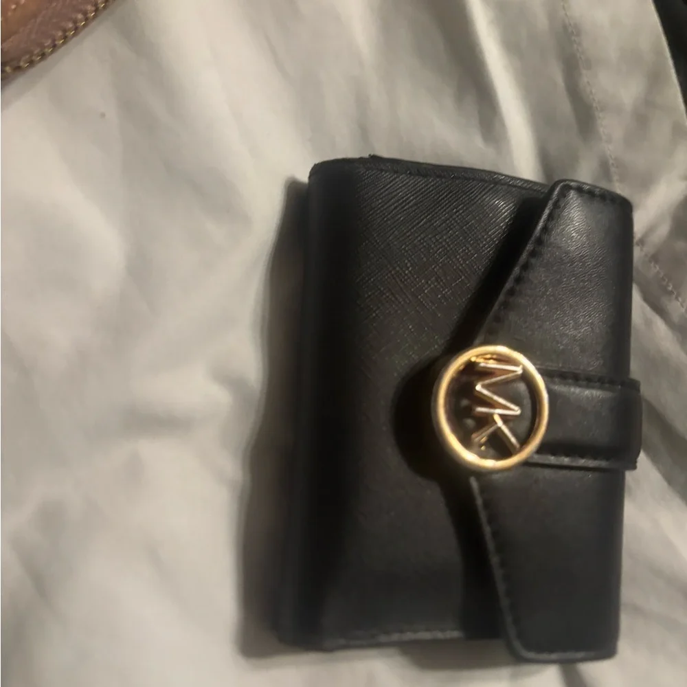 Designer Wallets - Picture 3 of 8